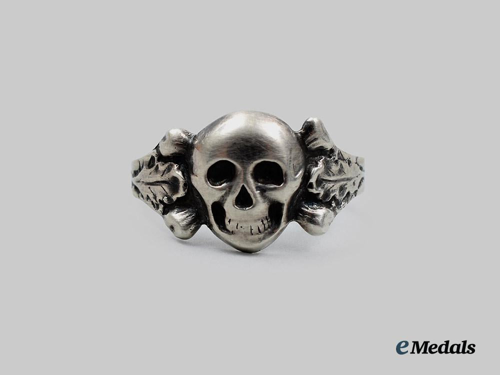 germany,_wehrmacht._a_totenkopf_ring_in_silver__a_i1_4216