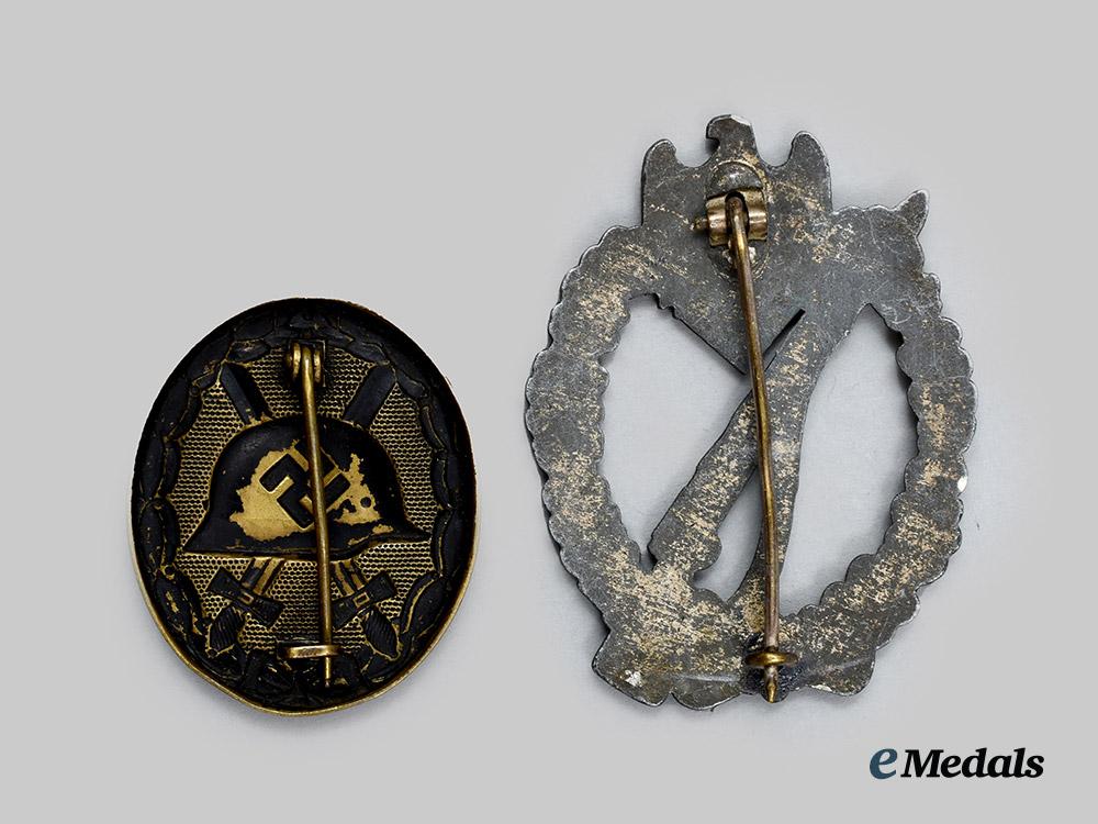 germany,_wehrmacht._a_pair_of_service_badges__a_i1_4256