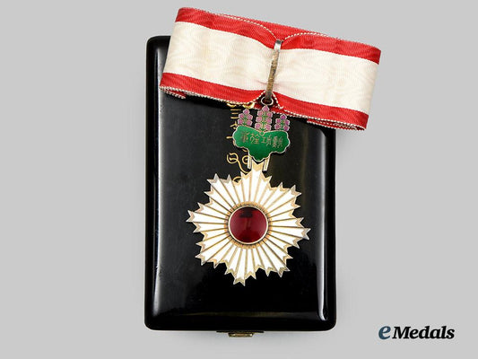 japan,_empire._an_order_of_the_rising_sun,_third_class_commander’s_badge,_c.1900__a_i1_4478