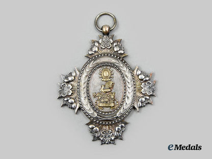 japan,_empire._an_order_of_the_sacred_crown,_v_i_i_class_in_case__a_i1_4503