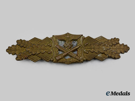 germany,_wehrmacht._a_close_combat_clasp,_bronze_grade,_by_arbeitsgemeinschaft_metall_und_kunststoff__a_i1_4854