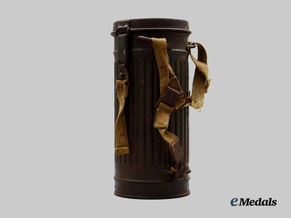 germany,_wehrmacht._a1940_gas_mask,_with_case,_owner-_attributed_example__a_i1_5599