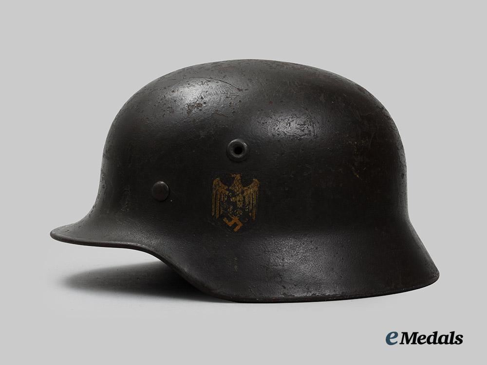 germany,_kriegsmarine._an_m40_stahlhelm,_single_decal_version,_by_quist__a_i1_5652