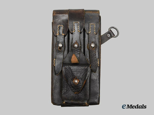 germany,_wehrmacht._a_rare_m_p40_leather_magazine_pouch,_by_kroymann&_co.__a_i1_6157