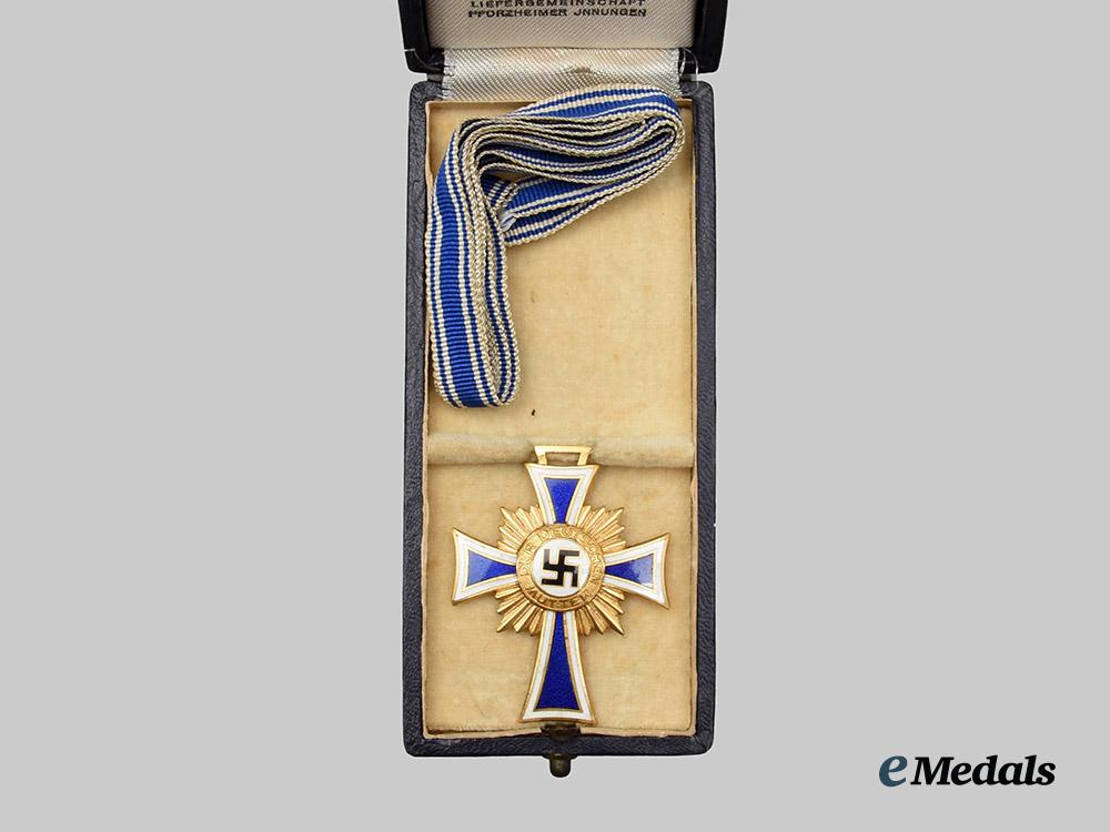 germany,_third_reich._an_honour_cross_of_the_german_mother,_gold_grade_with_case,_by_liefergemeinschaft_pforzheimer_innungen__a_i1_6184