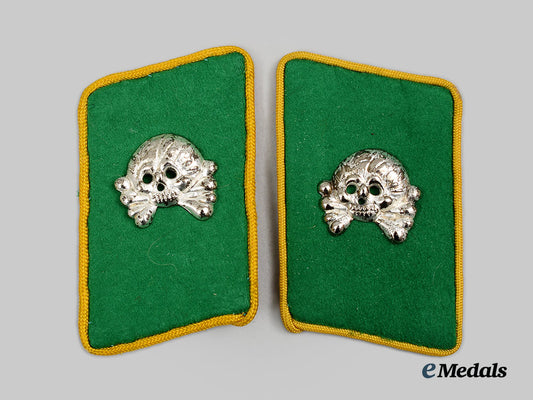 germany,_luftwaffe._a_pair_of_luftwaffe_field_division_armoured_reconnaissance_personnel_collar_tabs__a_i1_6332