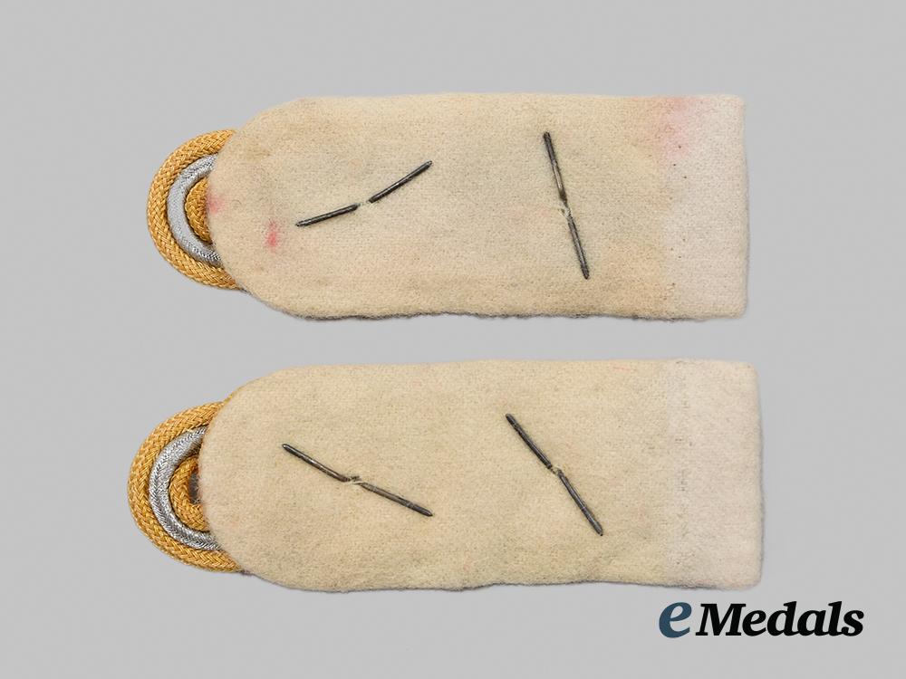 germany,_luftwaffe._a_set_of_general_der_flieger_shoulder_boards__a_i1_9211