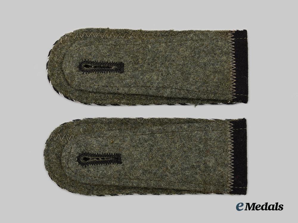 germany,_s_s._a_set_of_s_s-_totenkopfverbände_enlisted_personnel_shoulder_straps__a_i1_9284
