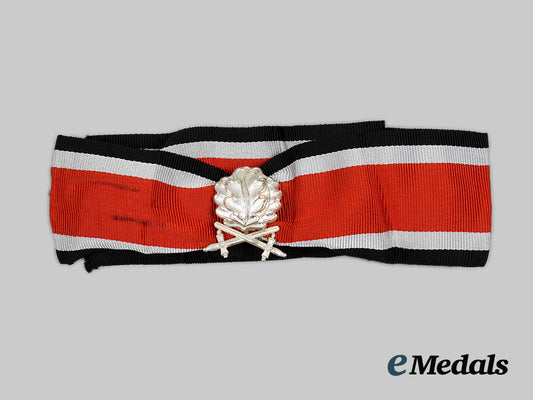 germany,_federal_republic._an_oak_leaves_and_swords_clasp_to_the_knight’s_cross_of_the_iron_cross,1957_version__a_i1_9674