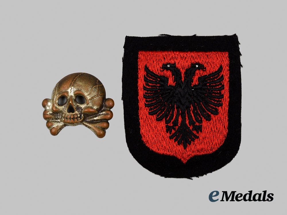 germany,_s_s._a_pair_of_uniform_insignia__a_i1_9857