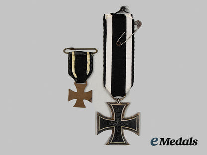germany,_imperial._a_pair_of_iron_crosses_i_i_class,1870_and1914_versions__a_i1_9985