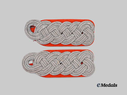 germany,_heer._a_set_of_feldgendarmerie_major_shoulder_boards_e_medals__g62893_2