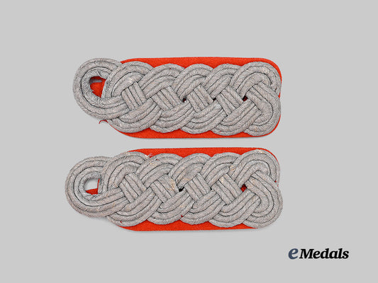 germany,_heer._a_set_of_feldgendarmerie_major_shoulder_boards_e_medals__g62893_2