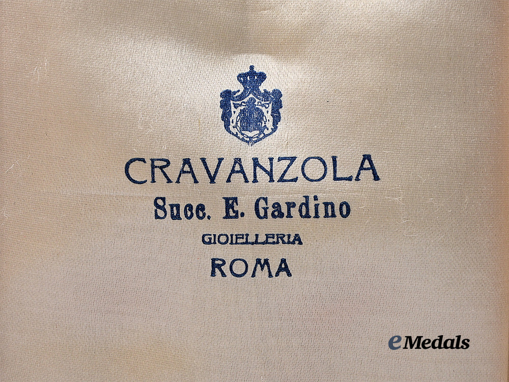 italy,_kingdom._an_order_of_the_crown,_grand_cross_set,_in_gold,_by_gardino_e_medals__m0332-75_4