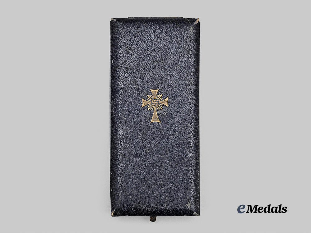 germany,_third_reich._an_honour_cross_of_the_german_mother,_gold_grade_with_case,_by_wilhelm_deumer_e_medals__g62660_2