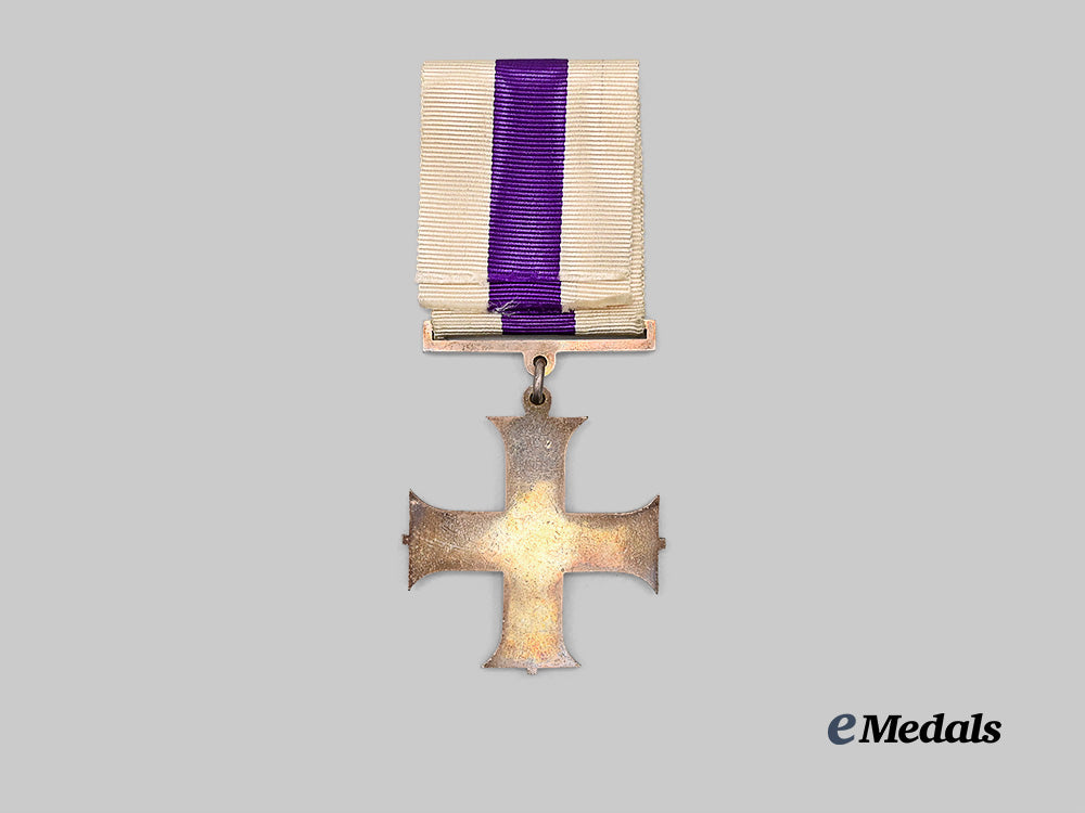 united_kingdom._a_military_cross,_in_case_e_medals__g_b8309_7