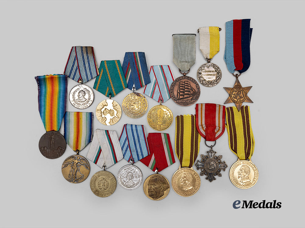 europe._a_lot_of_medals,_decorations&_awards_e_medals__e_u24750_2