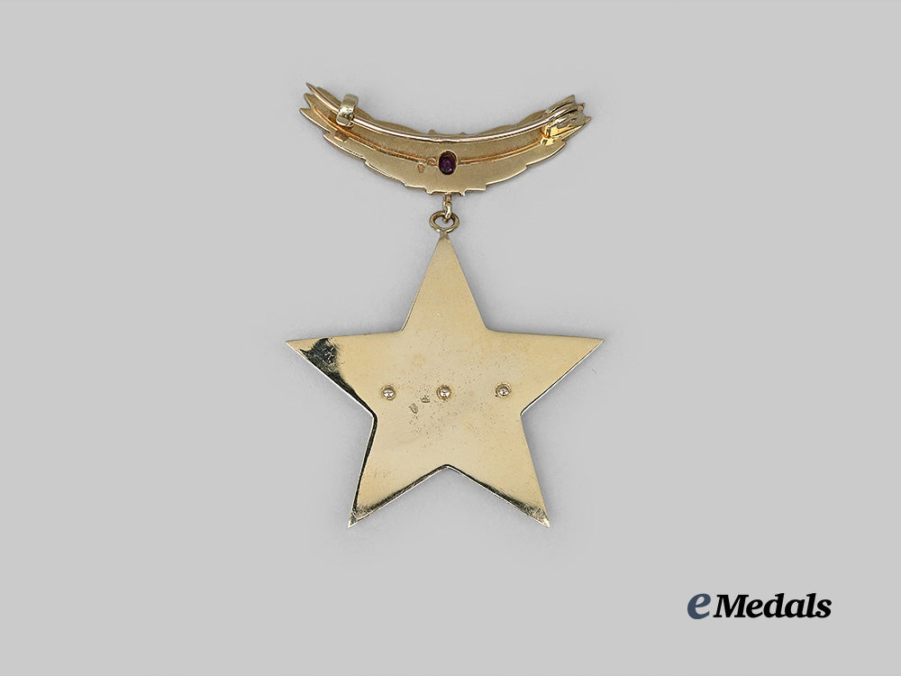 romania,_socialist_republic._a_hero_of_the_romanian_socialist_republic,_in_gold&_diamonds_e_medals__m0041-64_3