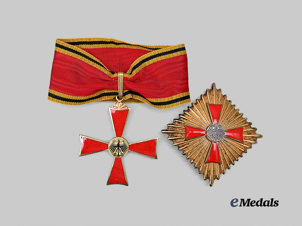 germany,_federal_republic._an_order_of_merit,_knight_commander’s_set_with_case,_by_steinhauer&_lück_e_medals__g62748_6