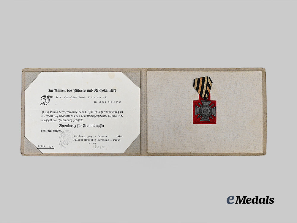 germany,_third_reich._a_pair_of_honour_crosses_of_the_world_war1914/1918_for_combatants,_with_award_documents_and_commemorative_binders_e_medals__g62740_4