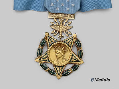 united_states._an_air_force_medal_of_honor_in_case_of_issue_e_medals__w8656_6