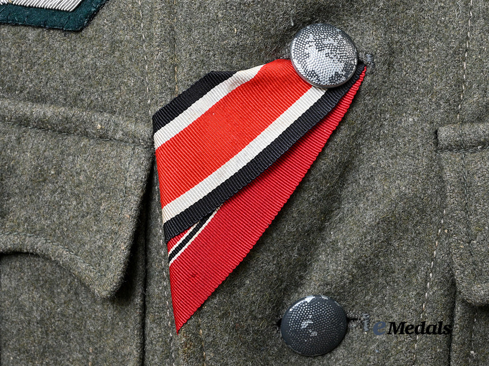 germany,_heer._a_rare_großdeutschland_division_service_tunic_for_a_leutnant_of_engineers,_late-_war_example_e_medals__g62717_10