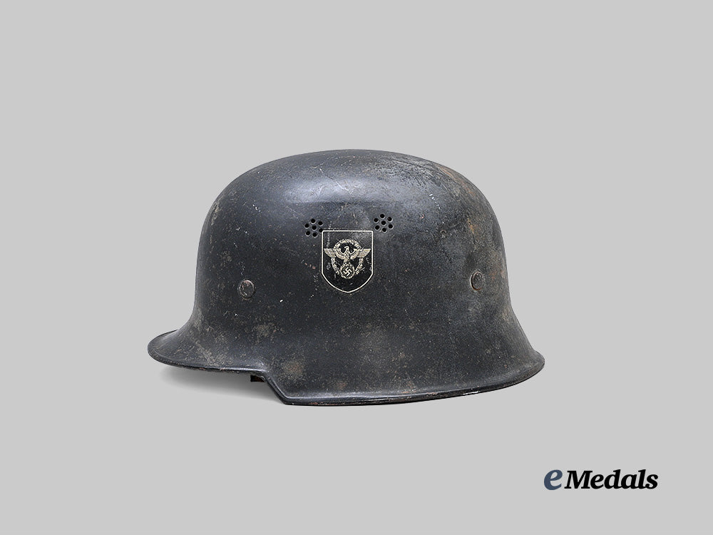 germany,_ordnungspolizei._a_fire_protection_police_m34_stahlhelm_e_medals__g62766_5