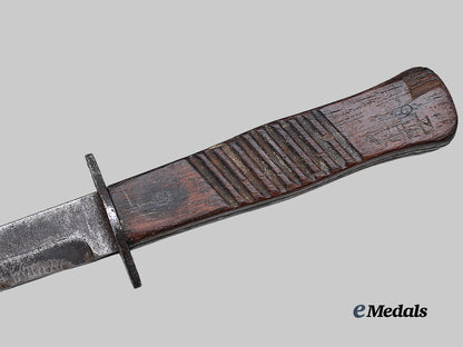 germany,_imperial._a_fighting_knife,_modified_for_close_combat_e_medals__g62652_7