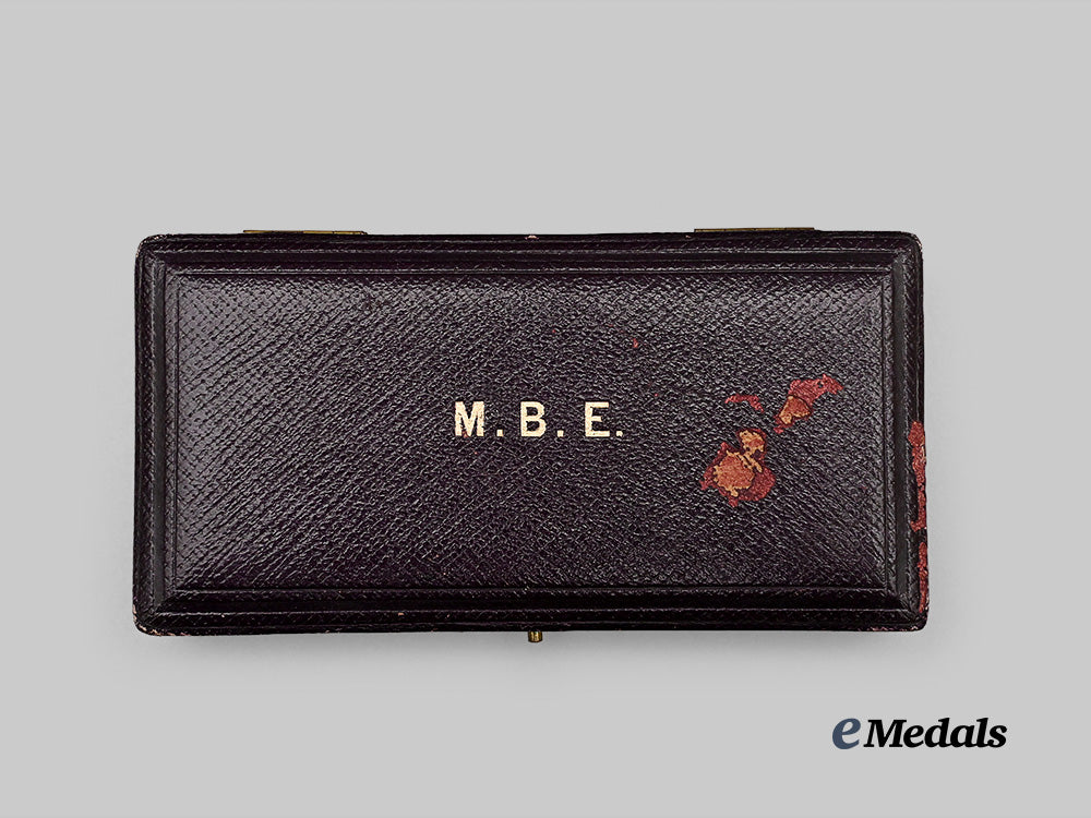 united_kingdom._a_lot_of_two_order_of_the_british_empire_cases_e_medals__m0332-34_9