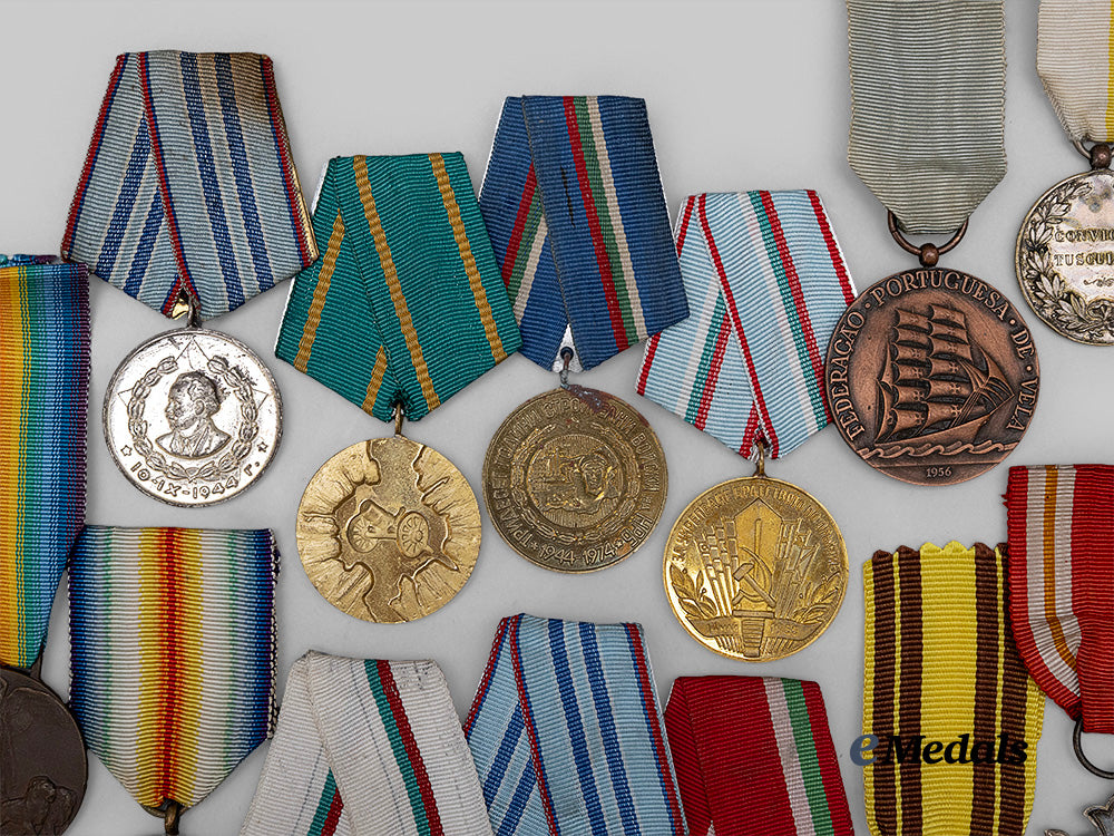 europe._a_lot_of_medals,_decorations&_awards_e_medals__e_u24750_5