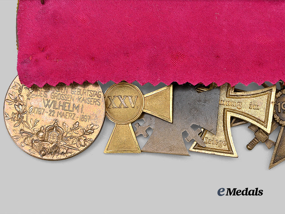 germany,_imperial._a_hohenzollern_house_order_bar_for_first_and_second_world_war_service_e_medals__m0076-172_7