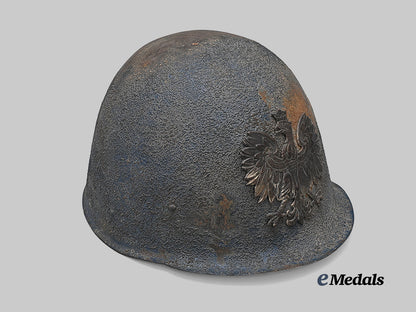 poland,_republic._a_rare_w_z31_steel_border_guard_helmet,_named_e_medals__e_u24348_3