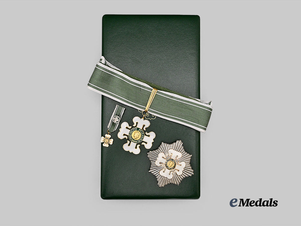 brazil,_republic._an_order_of_military_merit,_grand_officer_set_in_case,_c.1975_e_medals__m0332-35_4