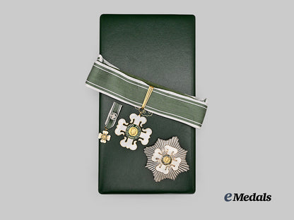 brazil,_republic._an_order_of_military_merit,_grand_officer_set_in_case,_c.1975_e_medals__m0332-35_4