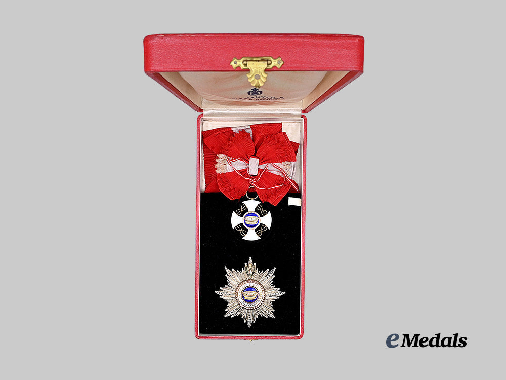 italy,_kingdom._an_order_of_the_crown,_grand_cross_set,_in_gold,_by_gardino_e_medals__m0332-75_3