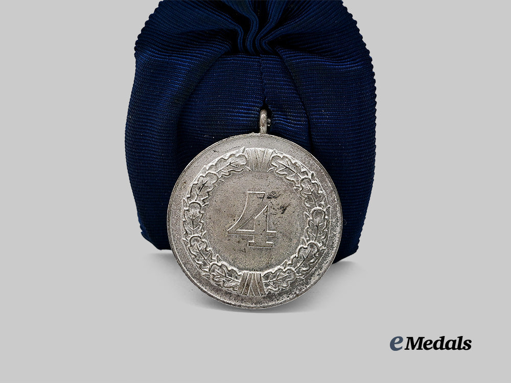 germany,_third_reich._a_parade_mounted_luftwaffe_i_v_class_long_service_award_for4_years’_service_e_medals__g61767_5