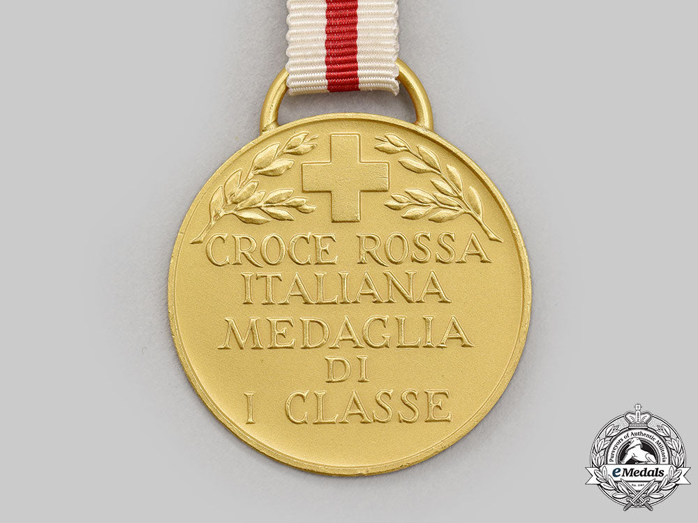 italy,_republic._a_red_cross,_i_class_merit_medal__e_u199253