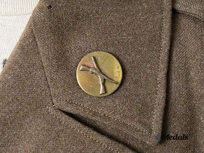 united_states._a_third_division_eisenhower_jacket_with_m1937_general_service_shirt_e_medals__w8599_17