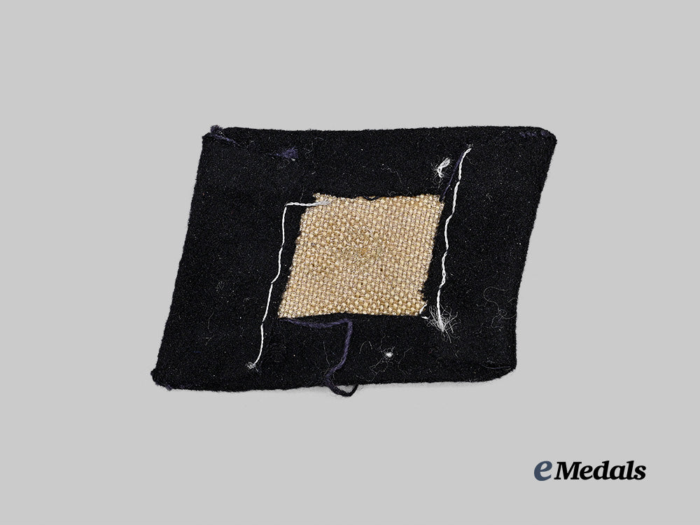 germany,_s_s._a_mint3rd_s_s_panzer_division_totenkopf_collar_tab,_late-_war_variant_e_medals__g62996_3