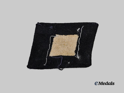 germany,_s_s._a_mint3rd_s_s_panzer_division_totenkopf_collar_tab,_late-_war_variant_e_medals__g62996_3