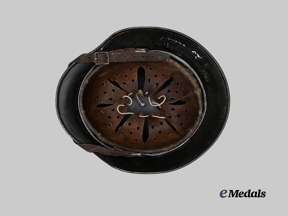 germany,_wehrmacht._an_m35_stahlhelm,_branch-_repurposed_and_owner-_attributed_example,_by_emaillierwerke_a._g._of_fulda_e_medals__g62839_9