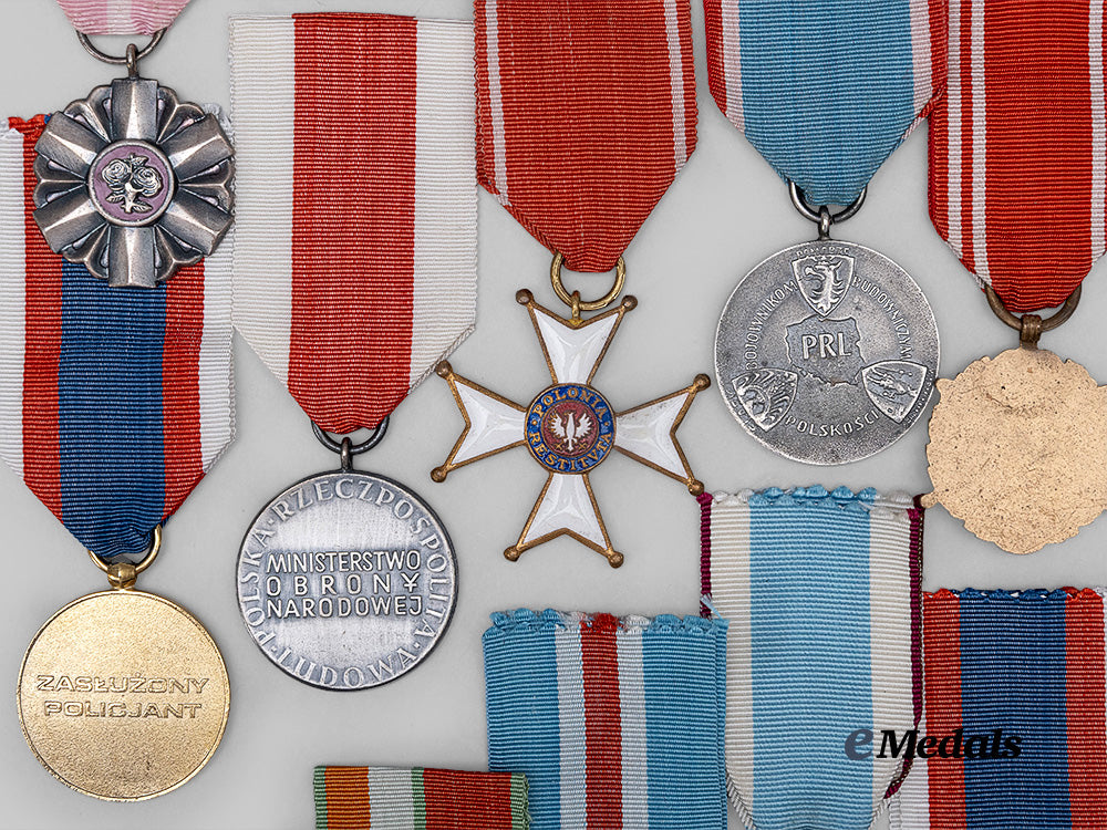 poland,_republic._a_lot_of_medals&_awards_e_medals__e_u24894_11