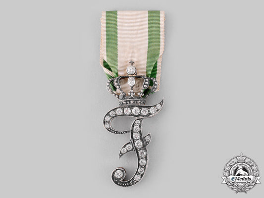 anhalt-_köthen,_principality._a_rare_meritorious_service_award_in_gold,_state_officials,_c.1890__g43787