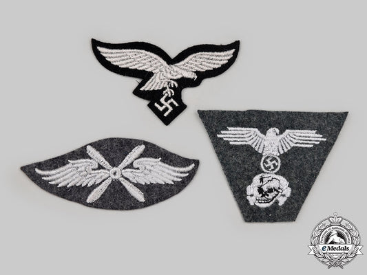 germany,_wehrmacht._a_mixed_lot_of_uniform_insignia__g513661