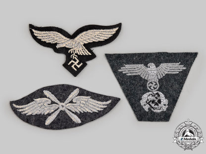 germany,_wehrmacht._a_mixed_lot_of_uniform_insignia__g513662