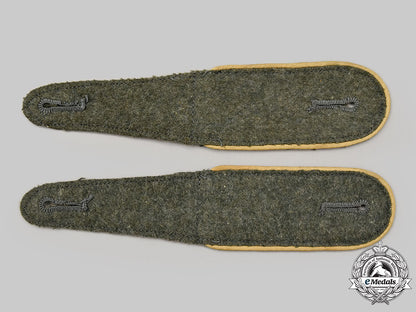 germany,_heer._a_set_of_cavalry/_reconnaissance_enlisted_personnel_shoulder_straps__g515871