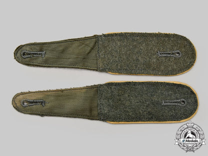germany,_heer._a_set_of_cavalry/_reconnaissance_enlisted_personnel_shoulder_straps__g515873