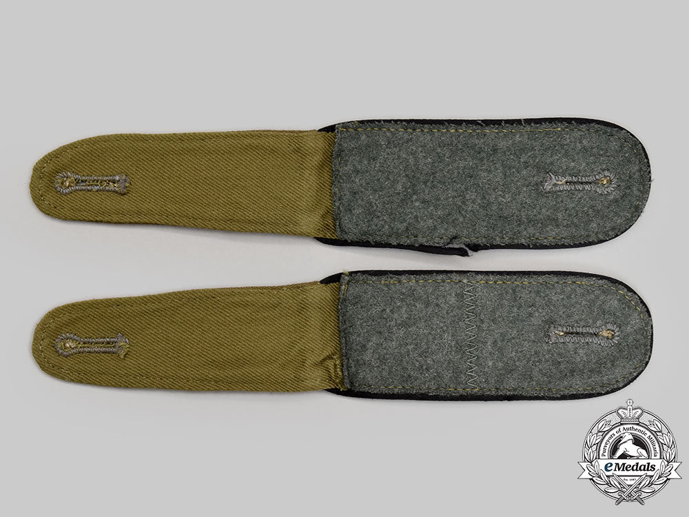 germany,_s_s._a_set_of_waffen-_s_s_tropical_enlisted_personnel_shoulder_straps__g516033