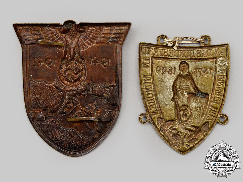 germany._a_pair_of_shield_decorations__g517822