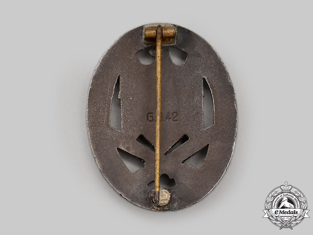 A First Pattern Of Dlv (Deutscher Luftsportverband) Membership Badge ...